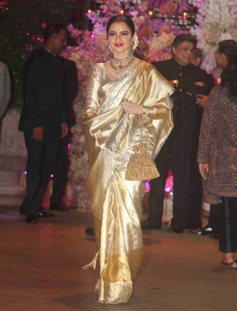 Rekha Saree Collection, Rekha Saree Look, Rekha In Saree, Gold Saree Bride, Golden Saree Look, Rekha Aesthetic, Rekha Style, Golden Sari, Rekha Saree