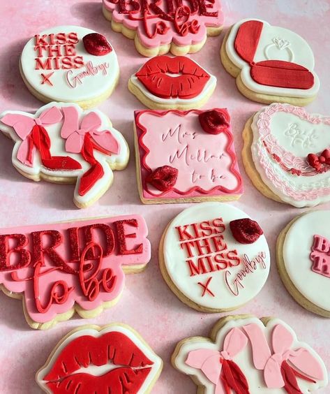 Kiss The Miss Goodbye Cookies, Red Pink Party Decor, Craft Night Party, Bridal Shower Bachelorette Party Ideas, Bachelorette Cookies, Biscuit Decoration, Red Desserts, Bridal Cookies, Valentines Cookies