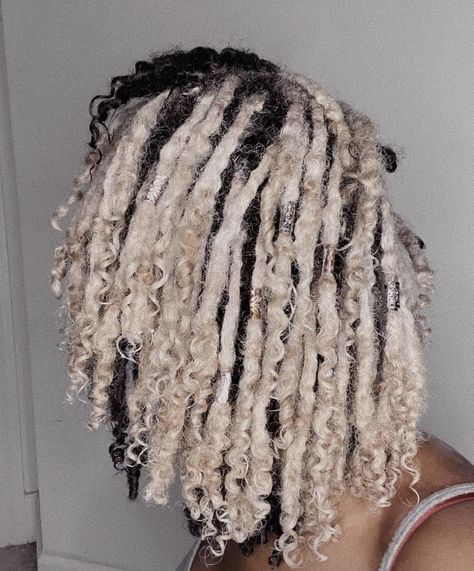 Blonde And Pink Locs, Dreads Aesthetic, As I Am Curl Color, Blond Dreads, Color Locs, Pink Locs, Blonde And Pink, Blonde Dreads, Cute Dreads