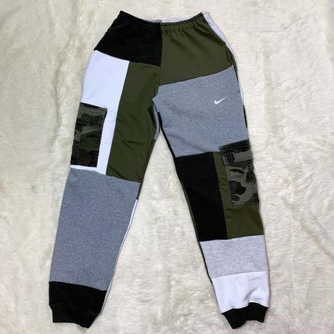 Reworked Sweatpants, Patchwork Sweatpants, Reworked Clothes, Reworked Clothing, Hoodie Diy, Patchwork Clothes, Upcycle Sweatshirt, Sewing Kids Clothes, Upcycle Sewing