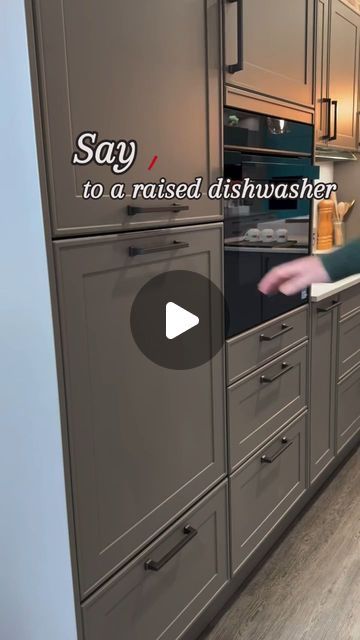 Yvette Michelle, TX REALTOR® on Instagram: "Say HELLO to a raised dishwasher   🏡 At Your Service, yvetteruiz.fathomrealty.com  📲 817.239.4769, Yvette M. Ruiz, TX REALTOR® 🗝 Unlocking Your Real Estate Possibilities  #interiordesign #newhome #luxurylifestyle #kitchen #tx #explorepage #dreamhome #realestate #texas #house #kitchendesign #homeinspo #luxurylife #kitcheninspo #kitchendecor #homesweethome #homedecor #reels" Home Building Checklist, Builder Brigade, Kitchen Cabinet Interior, Handy Woman, Home Building Tips, Home Building, Farmhouse Style Kitchen, Video Credits, New Home Construction