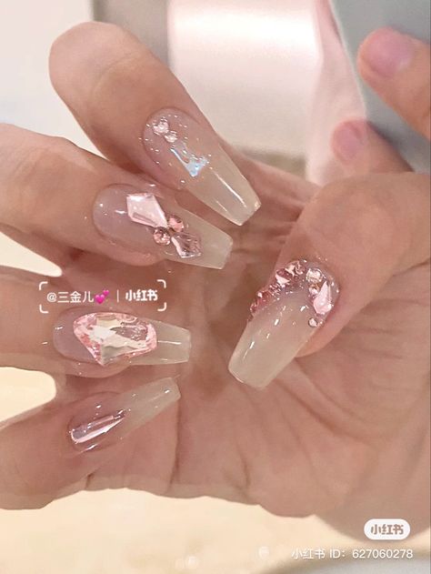 Simple Nail Designs Summer, Nails 2023 Trends Short, Nails Inspiration 2023, French Tips Glitter, Press On Nails Aesthetic, Ballerina Coffin Nails, Aesthetic Nail Designs, Princess Nail Art, Kpop Nails