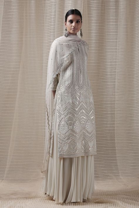 Long Kurti With Sharara, Casual Bridal Dress, Organza Kurta, Kurta With Sharara, Kurta Sharara Set, Kurta Sharara, Long Kurta, Pakistani Fashion Casual, Long Kurti Designs