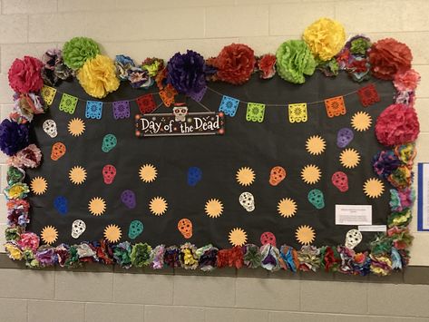 Dia De Los Muertos Bulletin Board Ideas, Bulletin Boards School, Office Bulletin Board, Health Bulletin Boards, Office Bulletin Boards, Dia De Los Muertos Decorations Ideas, Teaching Classroom Decor, Halloween Bulletin Boards, Classroom Boards