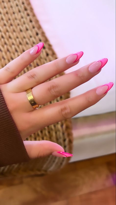 Nail Design Barbie, Barbie Set Nails, Classy Barbie Nails, Barbie Nail Inspo Short, Pink Nail Designs Barbie, Barbie Inspo Nails, Barbie Nails Design Ideas Short, Barbie Pink Acrylic Nails Designs, Nail Inspo Barbie