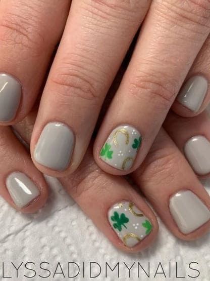 18 St. Patrick’s Day Nails That Will Bring You Good Luck | The KA Edit St Patricks Nail Designs Short, Subtle St Patricks Day Nails, Ireland Nails, Grandma Nails, March Nails Ideas St. Patrick's Day, St Patrick Nails, Patrick Nails, St Patricks Nail Designs, St Patrick Day Nails Acrylic