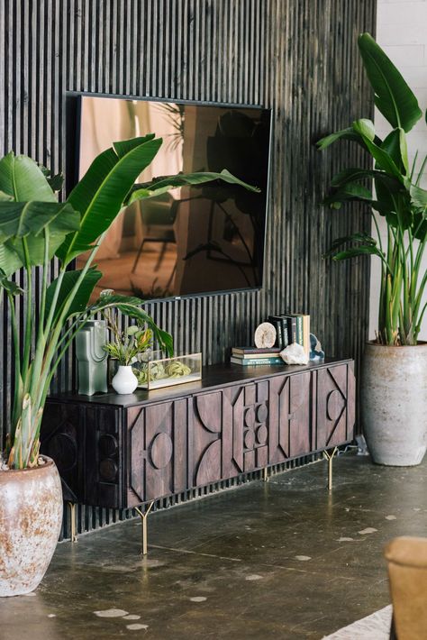 Vintage Sunroom, West Elm Media Console, Modern Tropical Living Room, Tropical Living Room Ideas, Wood Texture Wall, New Townhouse, Tropical Living Room, Relaxation Space, Home Drawing