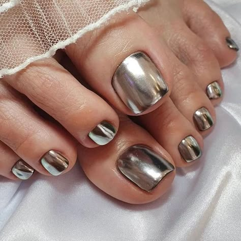 Pedicure Trends, Fall Toe Nails, Fall Pedicure, Nail Shapes Square, Diy Pedicure, Pedicure Colors, Gel Toe Nails, Toe Nail Color, Pedicure Ideas