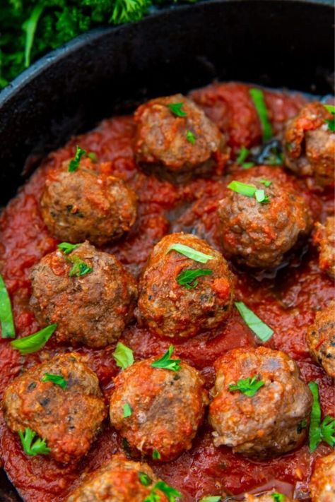 These Cast Iron Meatballs are so juicy and easy to make! Make homemade keto meatballs in less than 30 minutes on the stove top! Keto Spaghetti Sauce, Keto Spaghetti, Keto Meatballs, Low Carb Noodles, Low Carb Meatballs, Iron Skillet Recipes, How To Cook Meatballs, Cast Iron Skillet Recipes, Low Carb Appetizers