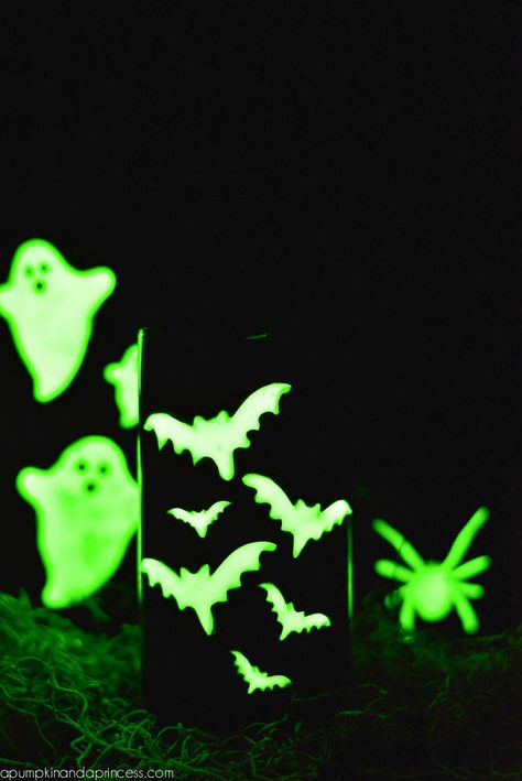 Glow-in-the-dark Halloween Candles Glow In The Dark Aesthetic, In The Dark Aesthetic, The Dark Aesthetic, Glow In The Dark Halloween, Monster Pillows, Diy Project Ideas, Candles Dark, Diy Glow, Glow Paint