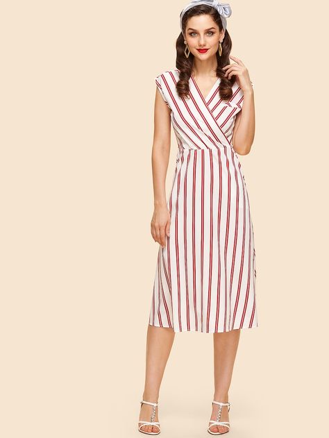 Style Année 80, Stylish Short Dresses, Dress Blouse, Office Dresses, Frock Design, Striped Fabrics, Fit And Flare Dress, Striped Dress, Flare Dress