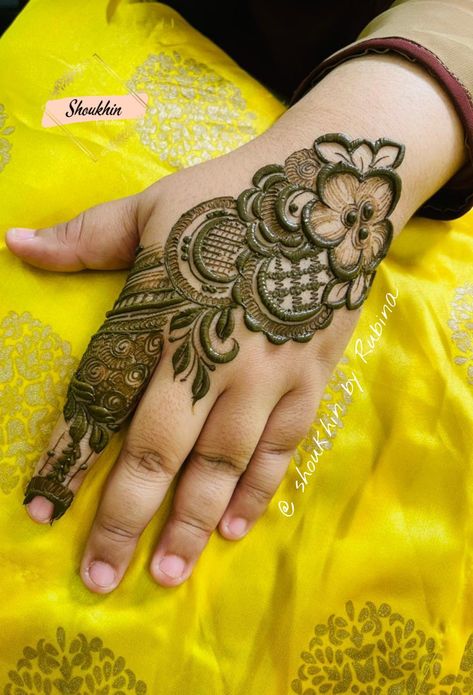 Palm Arabic Mehndi Design, Simple Palm Mehndi, Simple Palm Mehndi Design, Easy Mehndi Designs For Kids, Baby Mehndi Design, Palm Mehndi, Party Henna, Easy Mehndi Designs, Short Mehndi Design