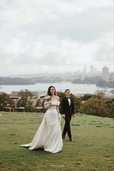 #prewedding #preweddingsydney #sydney Sydney Prewedding, Harbour Bridge, Wedding Idea, Pre Wedding Photoshoot, Wedding Photoshoot, Photo Inspo, Wedding Shoot, Wedding Photo, Pre Wedding