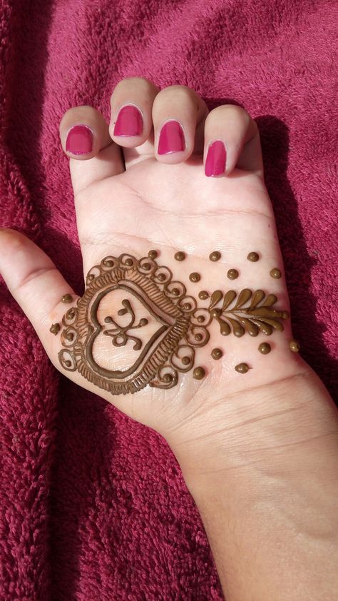 Name Mehndi Design, Alphabet Mehndi, Tamil Selvi, Queen Wallpaper Crown, Urdu Naat, Full Hand Mehndi, Mehndi Design Photos, Mehndi Designs For Girls, Alphabet Blocks