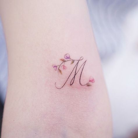 Letter M Tattoos, 10 Tattoo, M Tattoos, Disney Tattoo, Initial Tattoo, Temporary Tattoo Designs, Tattoo Feminina, Girly Tattoos, Tattoos For Daughters