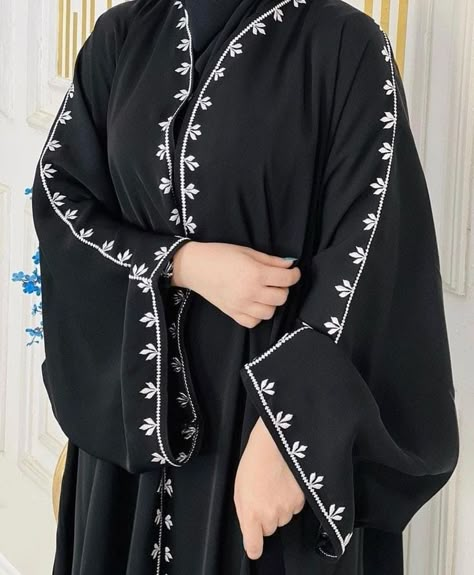 Abaya Embroidery Design, Embroidery Abaya Design, Simple Abaya Black, Abaya Fashion Modern, Abaya Embroidery, Embroidery Abaya, Starting A Clothing Business, Modest Abaya, Abaya Modest