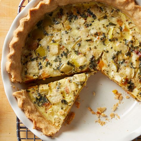 Apple, Bacon & Butternut Squash Quiche Autumn Quiche Recipe, Thanksgiving Quiche Recipes, Savory Fall Breakfast, Fall Quiche Recipes, Apple Savory Recipes, Autumn Quiche, Fall Breakfast Casserole, Fall Quiche, Apple Quiche