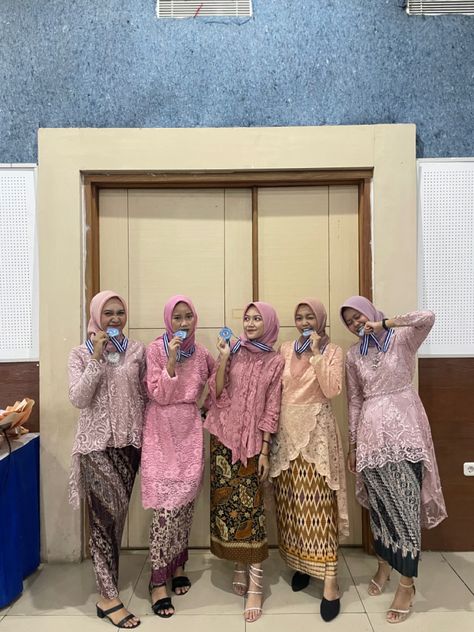 happy graduation Kebaya Brokat, Happy Graduation, Batik, Ootd, Makeup, Anime, Quick Saves, Make Up