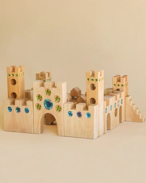 Bauspiel– Odin Parker Odin Parker, Block Play, Independent Play, Kool Kids, Fairytale Castle, Problem Solving Skills, Modern Baby, Wooden Blocks, Imaginative Play