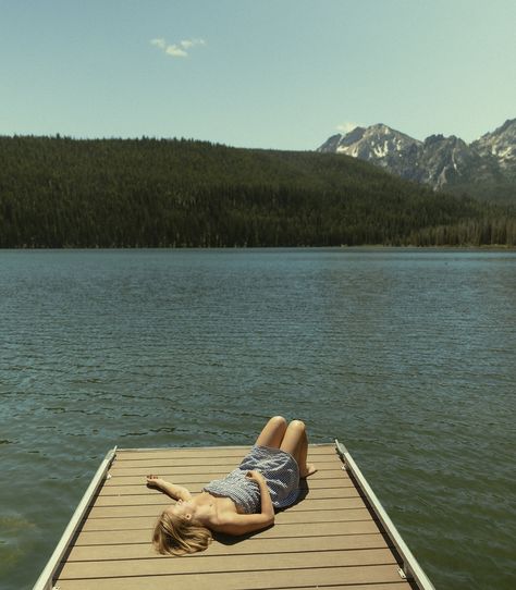 oh to be sitting on a dock at a pretty lake with your dog 🐟 Senior Lake Photos, Dock Ideas Lakeside Pictures, Dock Photoshoot, Senior Picture Ideas Dock, Senior Photos On A Dock, Lake Senior Pictures Water, Sunset Lake Senior Pictures, Creative Senior Pictures, Fishing Shorts