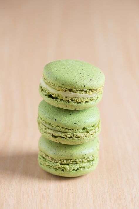 Recipe: Matcha Macarons - Savvy Tokyo Matcha Green Aesthetic, Wellness Office, Matcha Macarons, French Macaroon Recipes, Macaron Ideas, Baking Challenge, Le Macaron, Macaron Recipes, Green Matcha