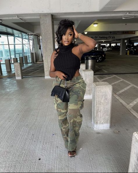 Camo Pants Outfit Dressy, Camo Pants Outfit Black Women, Local European, Camo Pants Outfit, Ig Baddies, Curvy Casual Outfits, Outfit Black Women, Camouflage Fashion, Chic Clothing Style