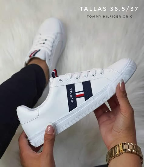 Leather Shoes Men Outfit, Tommy Hilfiger Shoes Mens, Tommy Hilfiger Outfits Women, Shoes Men Outfit, Shoes For Men Nike, Cool Shoes For Men, Tommy Hilfiger Fashion, Fashion Models Men, Cool Shoes