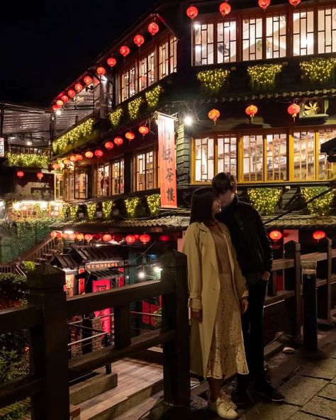 🇹🇼 [ Tips for Visiting Jiufen, Taiwan ] In my opinion, Jiufen's bright red lanterns and narrow alleyways make it the most picturesque village in Taiwan. The lantern-strewn exterior of the famous A-Mei teahouse resembles the epic scenes from Miyazaki's “Spirited Away”! However, I have to admit that Jiufen is probably the most touristy place to visit in Northern Taiwan. The tiny mountain village can be super crowded during the day with international tourists and day trippers from Taipei!  He... Jiufen Taiwan, Red Lanterns, Red Lantern, Mountain Village, Place To Visit, In My Opinion, Tea House, My Opinions, Taipei