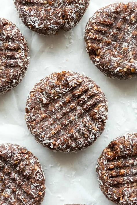 Whole30 Chocolate, Whole 30 Treats, Chocolate Banana Cookies, Whole30 Desserts, Whole 30 Desserts, No Bake Coconut Cookies, Easy Whole 30, Chocolate Coconut Cookies, Whole 30 Dessert