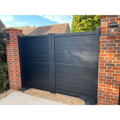 Modern Gates Driveway, Aluminum Driveway Gates, Modern Gate, Aluminium Gates, Stylish Doors, Gate Designs, Side Gates, Gate Handles, Double Gate