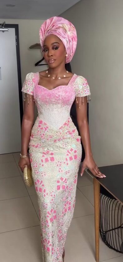 Best Asoebi Styles Damask Asoebi Styles, Lace Dress Styles Nigerian, Asoebi Lace Styles Classy, Hairstyles 4c, Asoebi Lace Styles, Owambe Styles, Aso Ebi Lace, Beauty Pageant Dresses, Twa Hairstyles