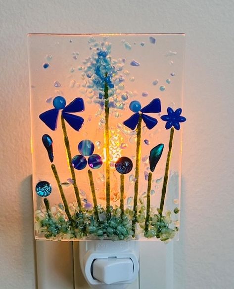 Fused Glass Night Lights, Diy Night Light, Flower Night, Stained Glass Night Lights, Fused Glass Panel, Glass Fusion Ideas, Fused Glass Artwork, Fused Glass Ornaments, Glass Fusion