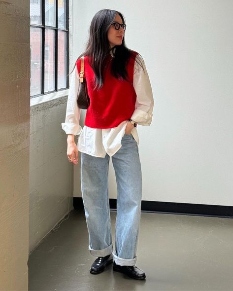 Sleeveless Cardigan Outfit, Red Vest Outfit, Gilet Outfit Women, Gilet Outfit, 2025 Outfits, Outfit Mood Board, Aesthetic Ootd, Vest Outfit, Red Turtleneck