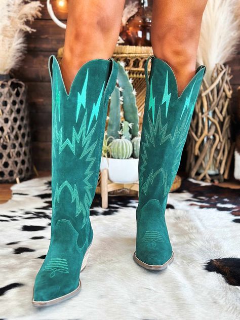 Cute Cowgirl Boots, Bota Country, Western Shoes, Everyday Boots, Cute Country Outfits, Dan Post, Western Style Outfits, Green Boots, Cute Boots