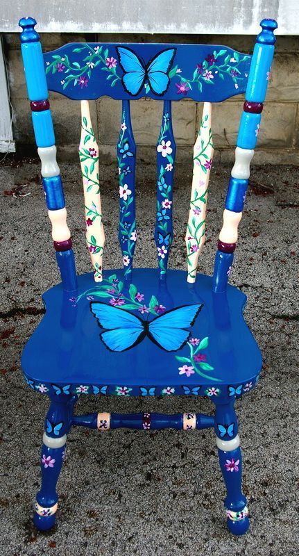 40 Vibrant DIY Painted Chair Design Ideas Meubles Peints Style Funky, Painted Furniture Ideas, Hand Painted Chairs, Whimsical Painted Furniture, Whimsical Furniture, Painted Chair, Art Chair, Painted Chairs, Painting Furniture