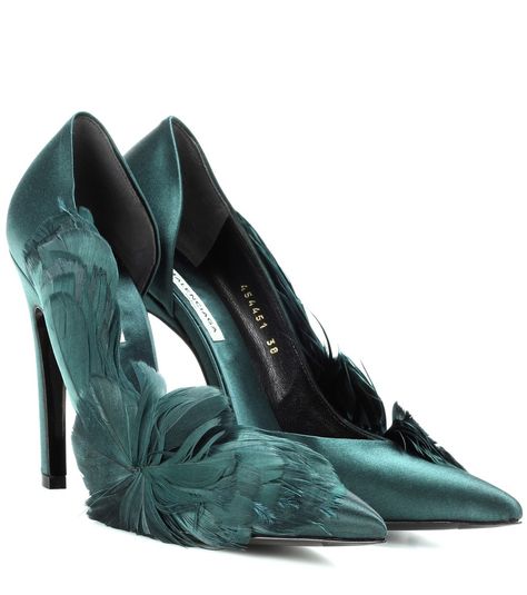 Balenciaga - Feather-embellished satin pumps - Rejuvenate your evening footwear edit with a lavish pair from Balenciaga. This style has been crafted in Italy from sheeny green satin and are embellished with tactile tonal feathers. We love the classic point-toed silhouette and chic slanted heel. Let yours breathe new life into your favourite little black dress. seen @ www.mytheresa.com Shoes Pumps Heels, Feather Shoes, Heels Green, Green High Heels, Feather Heels, Cl Fashion, Green Pumps, Shoes Heels Classy, Antonio Marras