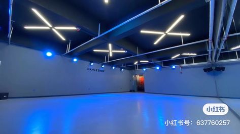 Dance Studio Lights, Dance Studio Led Lights, Studio Dance Room Kpop, Company Interior Design, Ballet Room, Dance Studio Design, Dance Studio Decor, Home Dance Studio, Blues Dance