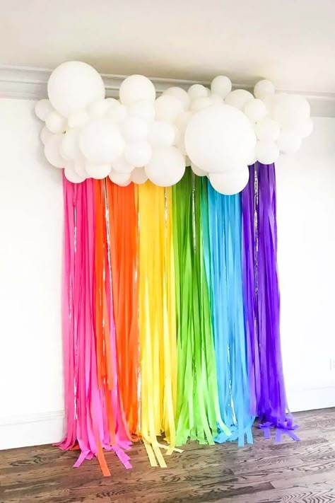 Rainbow Themed Birthday Party, Rainbow Backdrop, Unicorn Birthday Party Decorations, Rainbow Party Decorations, Pony Birthday Party, Streamer Backdrop, Rainbow Garland, Idee Babyshower, Little Pony Birthday Party