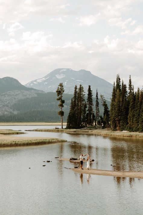 A fun summer night Sparks Lake Engagement Session Sparks Lake Oregon, Lakeside Engagement Party, Cloudy Nights, City Engagement Photos, Mountain Engagement, City Engagement, Beach Engagement Photos, Oregon Travel, Beach Engagement