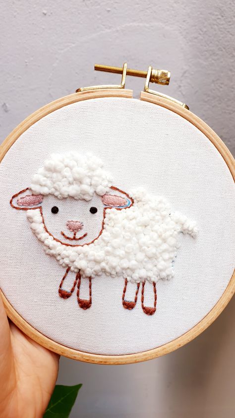 Embroidery Sheep Pattern, Sheep Embroidery Design, Goat Embroidery, Sheep Embroidery, Diy Crafts Love, Diy Embroidery Designs, Beginner Sewing Projects Easy, Hand Embroidery Projects, Embroidery Gifts