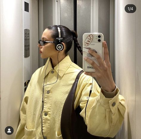 Koss Headphones, Headphone Outfit, Bose Headphones, Instagram Inspo, Retro Look, The Mirror, Fashion Inspo Outfits, Black Silver, Round Sunglasses