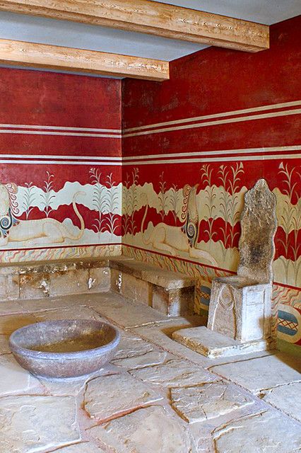 Knossos Palace, Crete | Dan & Luiza, TravelPlusStyle.com | Flickr Knossos Palace, Minoan Art, Starověký Egypt, Empire Romain, Ancient Greek Art, Greek History, Crete Greece, Greek Art, Art Antique