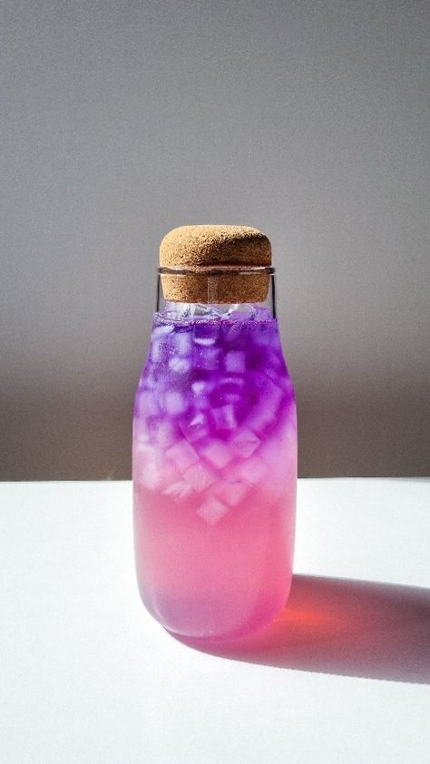 br.cofe on Instagram: Pink grape lemonade 🍇💗 This drink looks so cute and it taste good too 💜💜💜 • pink lemonade 💗 • Chupa Chups sparkling grape soda 🍇 •… Grape Lemonade, Butterfly Pea Tea, Grape Soda, Butterfly Pea, Pink Lemonade, Cocktail Drinks, Lemonade, So Cute, Grapes