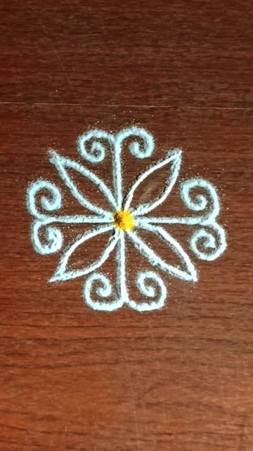 Mini Rangoli Designs, Mini Rangoli, Small Free Hand Rangoli, Marghazhi Kolam, Rangoli Images, Border Kolam, Kolam Art, Diwali Vibes, Simple Muggulu