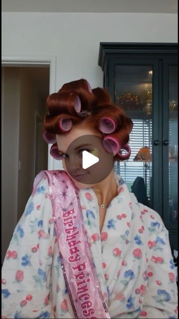 annabelle 🍓 on Instagram: "blowouts on short hair >>>😍 lmk if you want a detailed walk through of this look 🥂 #velcrorollers #shorthairstyle #dysonairwrapstyler #dysonairwraponshorthair #bobhaircut #dysonairwrapcurls" Short Hair Rollers Tutorial, Rollers On Short Hair, Rollers Short Hair, Velcro Rollers, Blow Out, January 26, Bobs Haircuts, Short Hair, Short Hair Styles