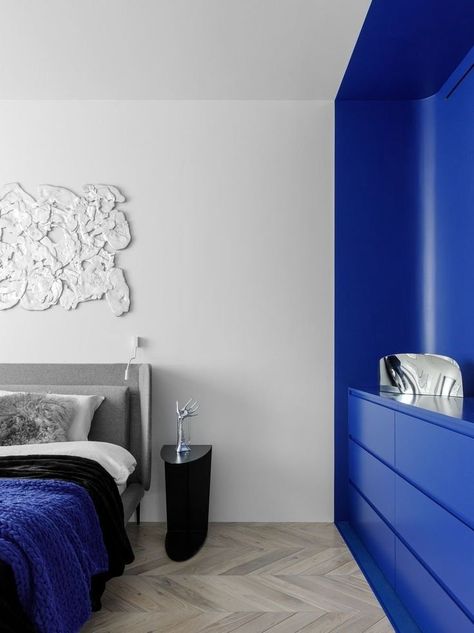 Yves Klein Blue: The Unstoppable Force in Fall 2025 Interior Design — Forrest Glover Design Custom Drapery Manufacturing and Interior Design Trend Forcasting Beautiful Bed Designs, Bedroom Design Modern, Yves Klein Blue, Yves Klein, Custom Drapery, Blue Rooms, Blue Interior, Klein Blue, Apartment Interior Design