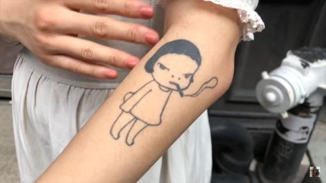 Yoshimoto Nara Tattoo, Yoshitomo Nara Tattoo, Street Style Video, Yoshimoto Nara, What To Wear In New York, Cute Tats, Yoshitomo Nara, New Street Style, Fairy Tattoo