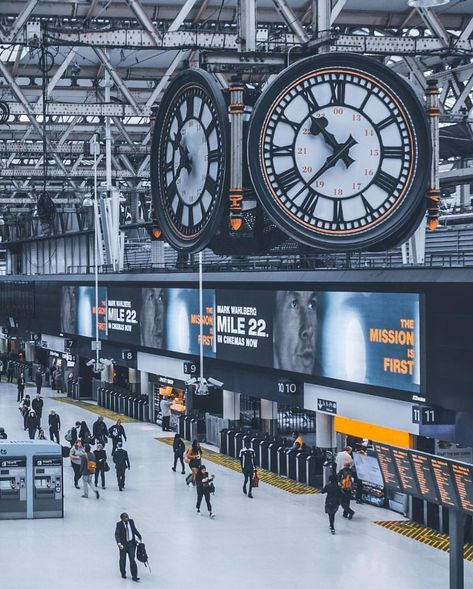 🇬🇧 L O N D O N  G U R U S 🇬🇧 •••••••••••••••••••••••••••••••••••••••••••••••••••••••• Guru ��� Waterloo Station, Big Clocks, London View, London Town, Visit London, London Calling, London Life, Clock Tower, Never Too Late