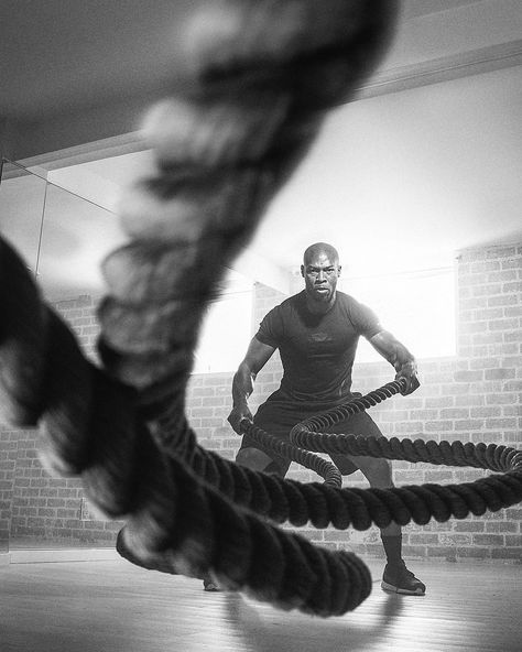 🇬🇧 Simon In LA’s Instagram profile post: “Another shot from my shoot for @ironfitnessla with @themaximumoutputmovement #battleropes #menstraining #muscleandhealth #mensfitness #gym…” Gym Photography, Bodybuilding Pictures, Battle Ropes, Men’s Fitness, Fitness Photoshoot, Take Care Of Your Body, Fitness Photography, Fitness Club, Male Portrait