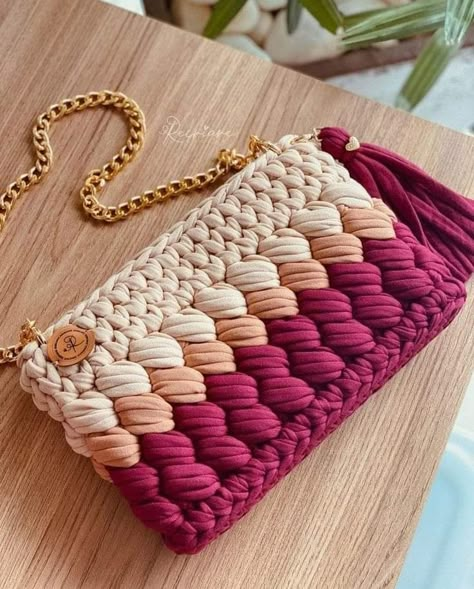 Tote Crochet, Diy Crochet Bag, Fall Crochet Patterns, Free Crochet Bag, Crochet Bag Tutorials, Mode Crochet, Handbags Patterns, Crochet Bag Pattern Free, Crochet Clutch